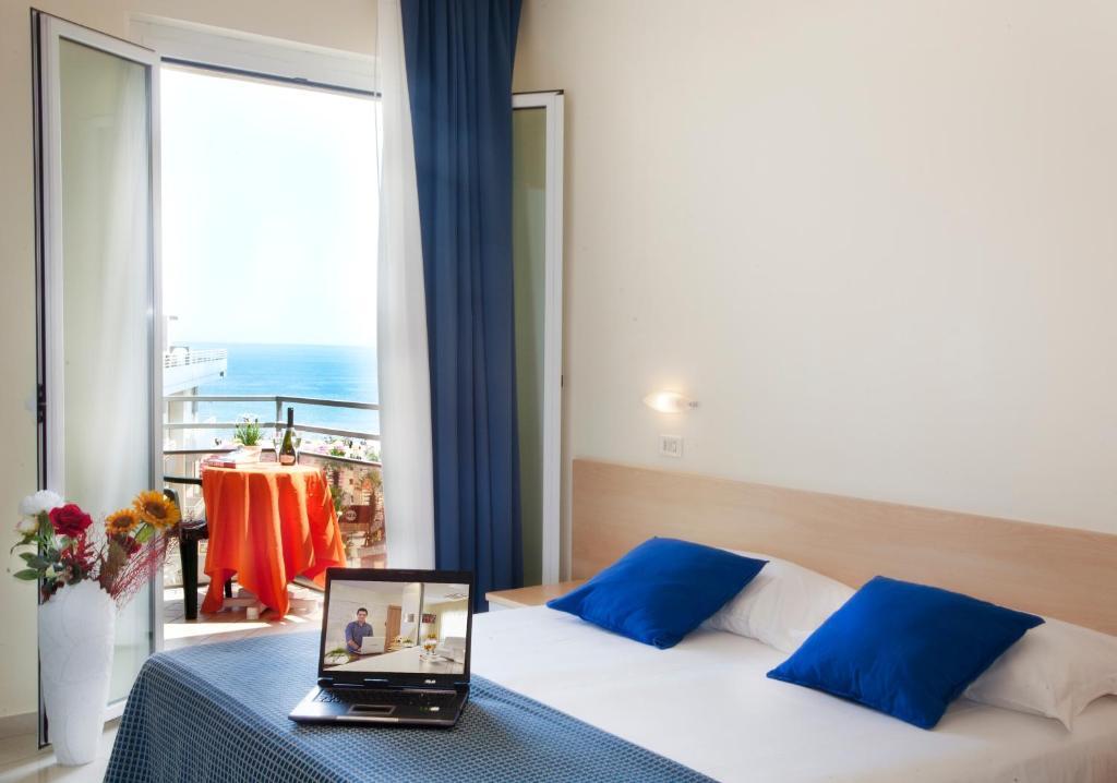Hotel Fantasy Rimini Ngoại thất bức ảnh