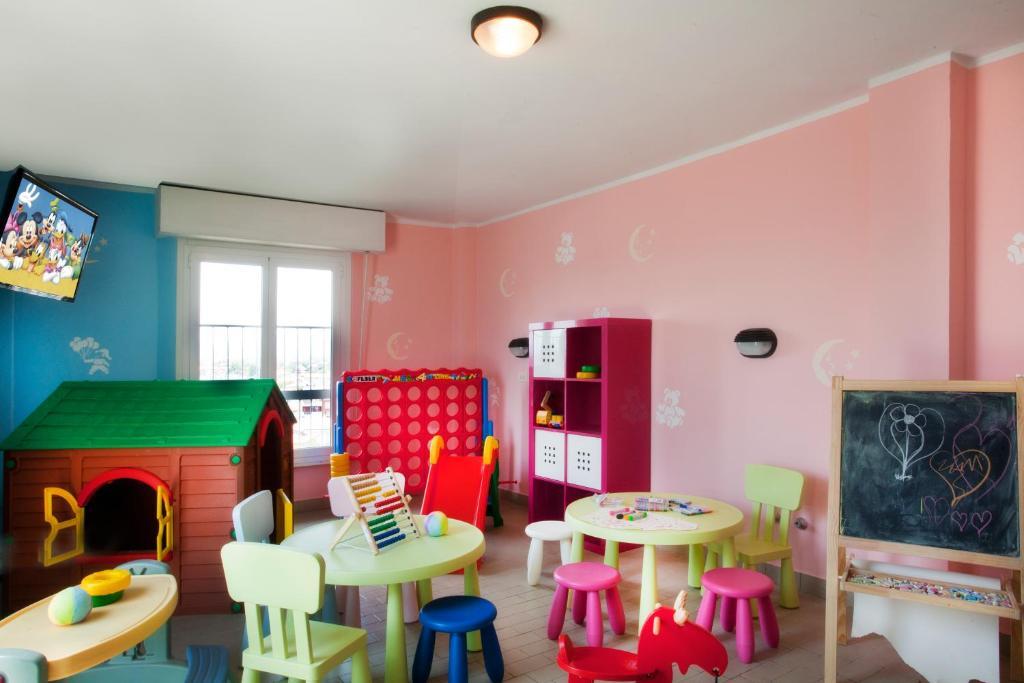Hotel Fantasy Rimini Ngoại thất bức ảnh
