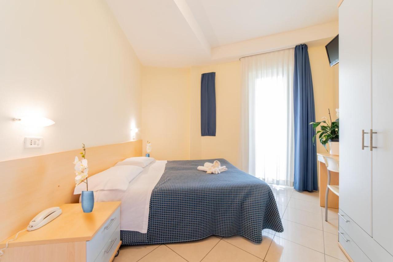 Hotel Fantasy Rimini Ngoại thất bức ảnh
